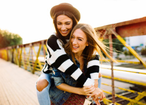 Mít sestru z nás dělá lepšího člověka. Podle studií je to prospěšné pro duševní zdraví