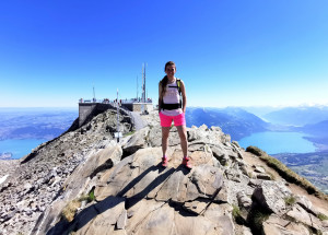 Niesen – pyramida nad jezerem