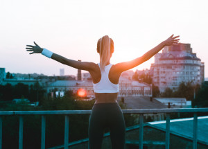 Olympionička Alica Schmidt z Německa byla označena za nejkrásnější atletku na světě. O tento titul ale nestojí