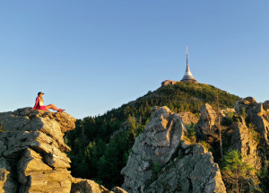 Ještěd -  naučné stezky, koloběžky a výhledy z Vířivých kamenů