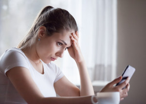 Zbabělé rozchody přes internet. Tohle jsou ty nejnebezpečnější z nich