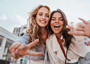 Přátelství podle horoskopu: 5 znamení zvěrokruhu, která jsou nejlepšími kamarády