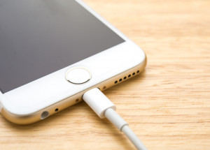 Co dělat, aby baterie v mobilním telefonu vydržela déle?