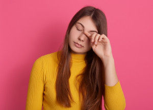 4 rady, díky kterým zachráníte vaši pleť po prohýřené noci