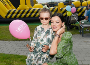 Jitka Boho namalovala svůj první putovní kamínek. Kdo ho najde?