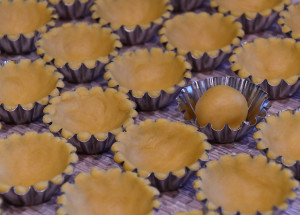Jak vyčistit formičky na cukroví? Díky triku s kypřicím práškem či Coca-Colou budou zase jako nové