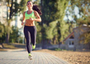 Jak začít běhat a vydržet? Jste-li začátečníci, vyzkoušejte indiánský běh