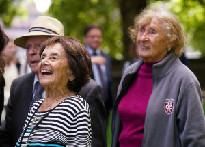 98letá Lily Ebertová, která přežila Osvětim, předává vzpomínky mladší generaci: Prostřednictvím TikToku