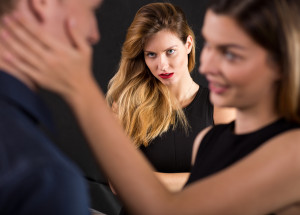 Skutečné důvody, proč ženy přehlížejí nevěru: Děti, finanční závislost a strach ze samoty