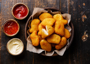 Jak se dělají kuřecí nugety? Jejich přesné přísady a postup přípravy výrobci drží v tajnosti