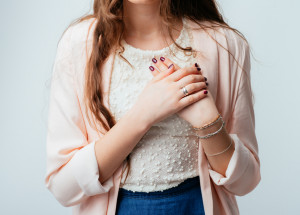 Příznaky infarktu, které se objevují zejména u žen