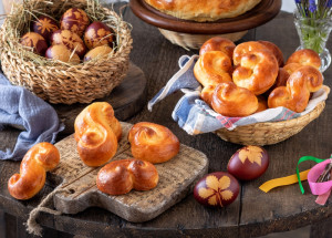 Recept na jidáše: Kdy se toto velikonoční pečivo peče, jak se plete a čím se potírá