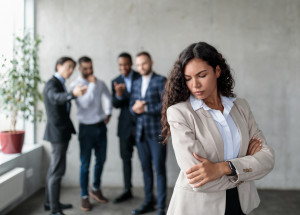 Jste v zaměstnání neustále osočováni? Braňte se a stanovte si přijatelné meze