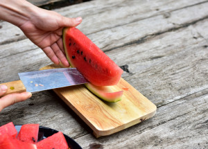 Tipy na recepty z melounových slupek. Z kůry melounu připravíte chutné chutney, také ji naložte na způsob kvašáků