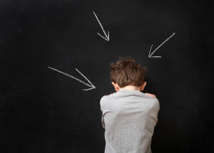 Česká učitelka vybavila třídu trestnou lavicí. Je to přes čáru, zkritizoval její přístup Líný učitel Robert Čapek