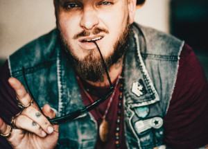 Frontman kapely Rybičky 48 Kuba Ryba jako malý sbíral mince a měl hračku pana Kuřátko. Hudba jej chytla až o mnoho let později