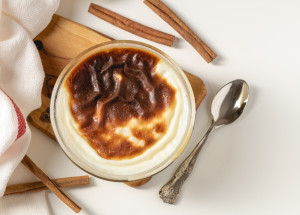 Pudinkový dezert, který se rozplyne na jazyku