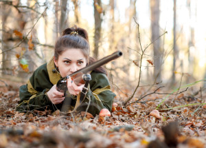 Matka zabíjí divoká zvířata se svou 4letou dcerkou. Vychováváte vražedkyni, kritizují ji lidé