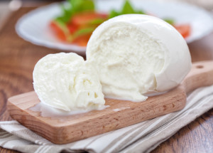 Jak si doma udělat výbornou domácí mozzarellu? Je to snadné