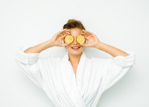 Plátek citronu vedle postele dokáže zázraky: Jaký dopad má na vaše zdraví, zatímco spíte?