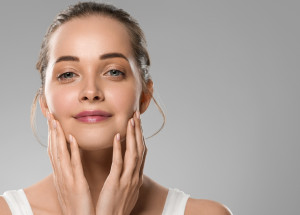 Jak nejlépe zhubnout v obličeji? Pomůže vám nejen obličejová jóga a vyšší příjem tekutin