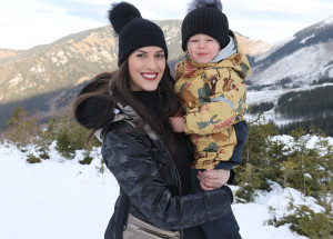 Aneta Vignerová odcestovala po rozchodu s Kolečkem do Emirátů. Doprovod jí dělá pohledný kadeřník