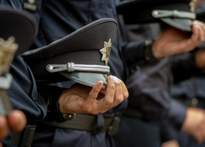 Zemřela hvězda Policejní akademie. Herec George R. Robertson, který ztvárnil komisaře Hursta, měl 89 let