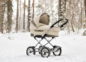 Čeští rodiče způsobili v Itálii pohoršení. Zatímco lyžovali na sjezdovce, nechali syna bez dozoru v kočárku