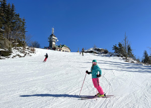 Tanvaldský Špičák – rychlé sjezdovky  pro sporťáky, nový park pro děti