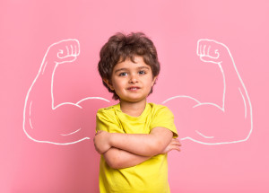 Pamatujete si tohoto svalnatého malého chlapce? Takhle žije nyní