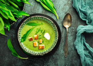 Výborná polévka z medvědího česneku: Vyzkoušejte rychlý recept ze základních surovin