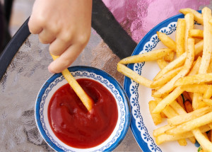 Americká máma vzala 6měsíčního syna na jídlo do McDonaldu. Na sociálních sítích se dostala pod palbu kritiky