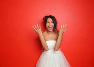 Nevěsta poručila družičce, aby si ostříhala vlasy. Důvod je bizarní