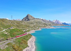 Rhétské dráhy – Bernina Expressem kolem ledovců a jezer