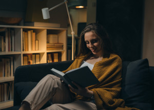 I vaše knihovna může skrývat cenné staré knihy za desítky tisíc korun. Kniha Jaroslava Foglara Boj o první místo se vydražila za 18 tisíc Kč