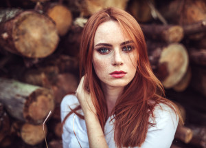 Kvůli zrzavým vlasům a nadváze ji v dětství šikanovali. Z influencerky je sexy kočka, která svým spolužákům vytřela zrak