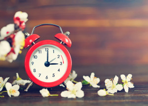 Změna času ze zimního na letní 2024: Hodinky budeme muset posouvat nejméně další dva roky