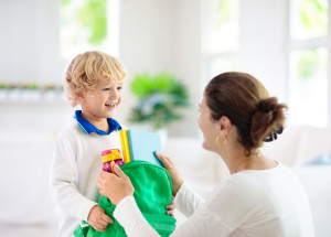 Syn chtěl po své mamince každý den 2 svačiny do školy. Dojme vás, proč to dělal