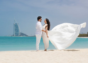 Britská studentka se provdala se za milionáře z Dubaje. Pro svůj pohádkový život musí dodržovat přísná pravidla