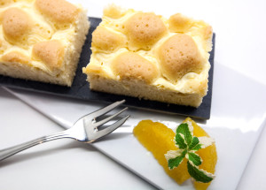 Buchta prošívaná deka: Vyzkoušejte hrnkový recept na tento oblíbený moučník na plech