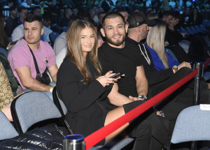 Makhmud Muradov ukázal společné foto s dcerou Ruminkou a přítelkyní Sabinou. Všichni tři jsou jedna parta