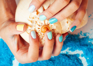 Nehty k moři 2024, ve kterých se blýsknete: Přinášíme žhavé trendy i praktické rady