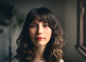 Micro fringe ofina je trendem roku 2026. Sluší ale pouze některým ženám