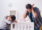 Bílý šum: Geniální trik jak zklidnit a uspat plačící miminko