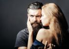 Muž s toxickou maskulinitou: Zůstat s ním, nebo se raději rozejít?