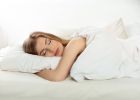 Proč nespat na pravém boku: Zpomalujete proudění lymfy a zaděláváte si na pálení žáhy
