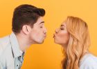 Jste manželé a vaše líbání už není tak vášnivé? Známe důvody, proč tomu tak je