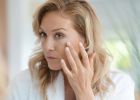 Jak omladit svůj obličej o deset let? Tento trik stačí dělat jednou týdně
