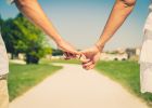 Jakým stylem se s partnerem držíte za ruce? O vašem vztahu to prozradí spoustu věci