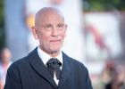 Americká filmová hvězda John Malkovich přijede 26. července do Kroměříže. V rozhovoru prozradil, jak se těší